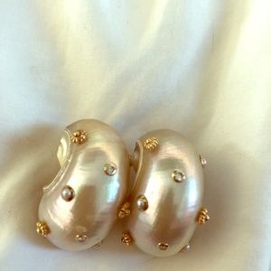 Trianon Shell Earrings 🐚